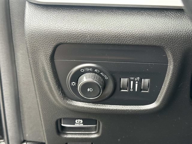 Used 2022 Jeep Grand Cherokee Limited AWD/4WD image 25