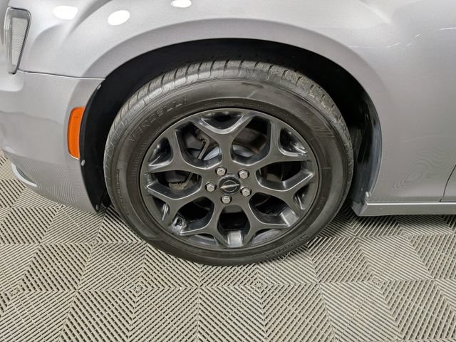 Used 2017 Chrysler 300 S AWD/4WD image 34