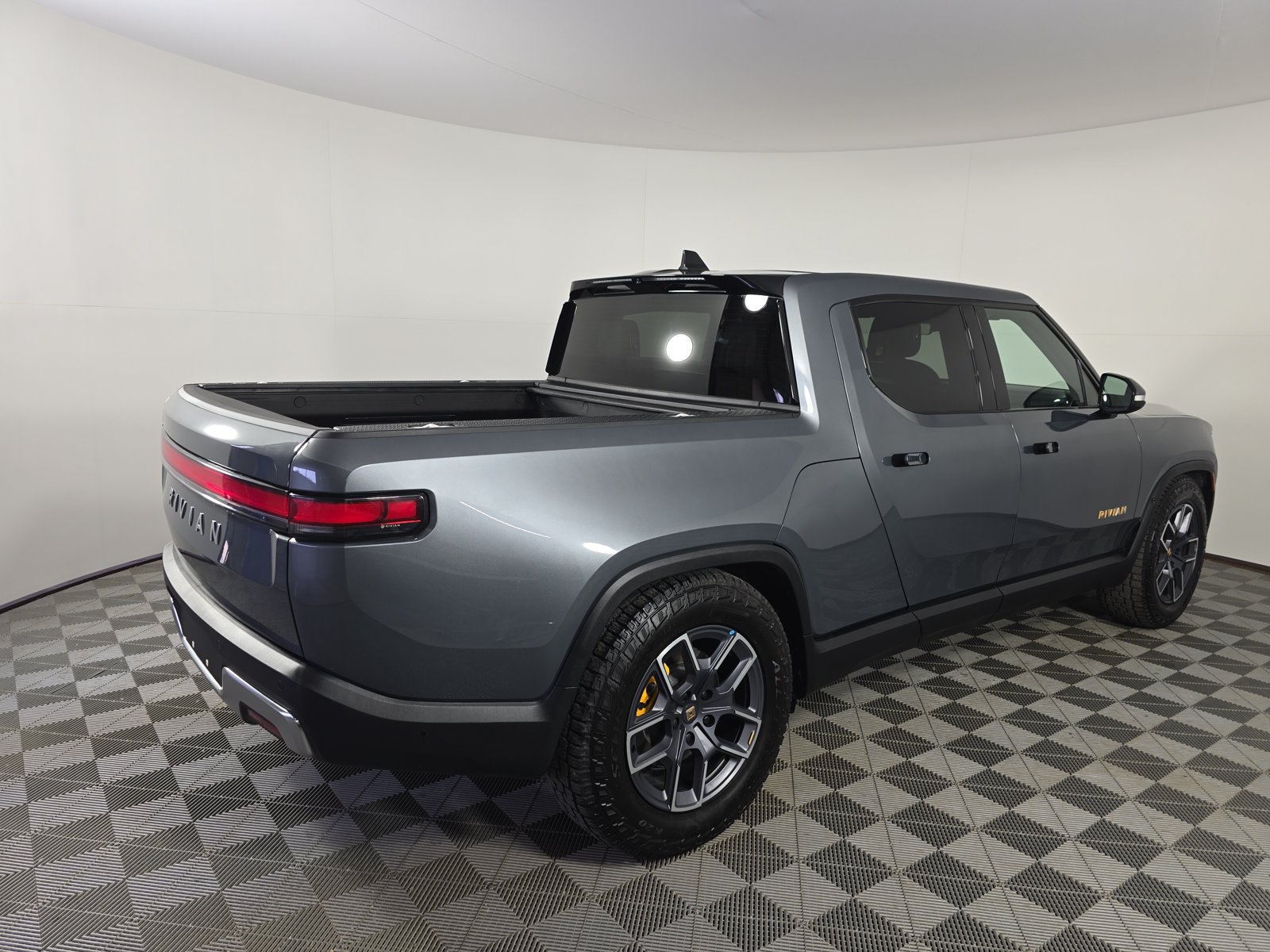 Used 2024 Rivian R1T Adventure Quad AWD/4WD image 5