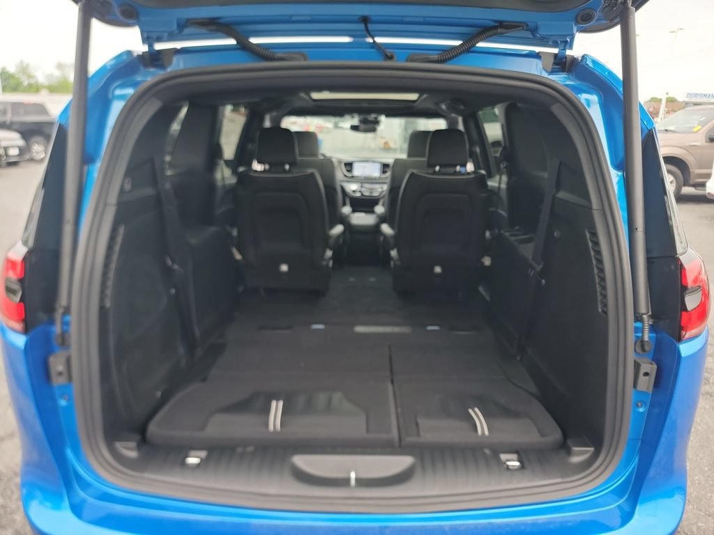 New 2027 Chrysler Pacifica Limited FWD image 17