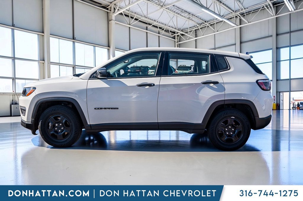 Used 2021 Jeep Compass Sport FWD image 2