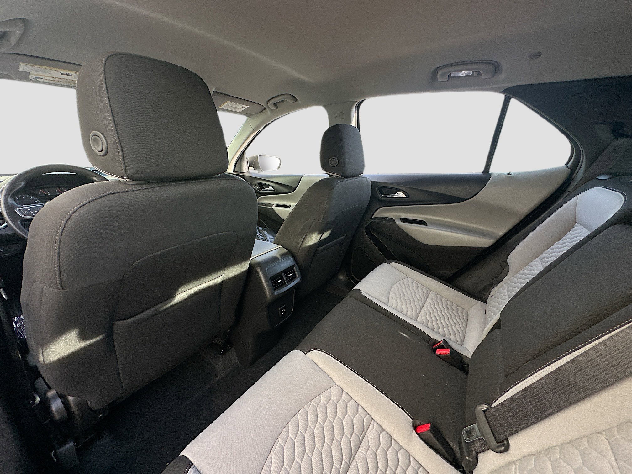 Used 2020 Chevrolet Equinox LS image 25