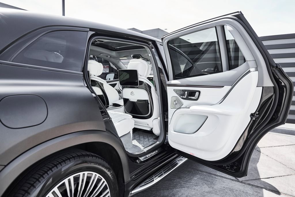 Used 2024 Mercedes-Benz Maybach EQS 680 4MATIC image 30