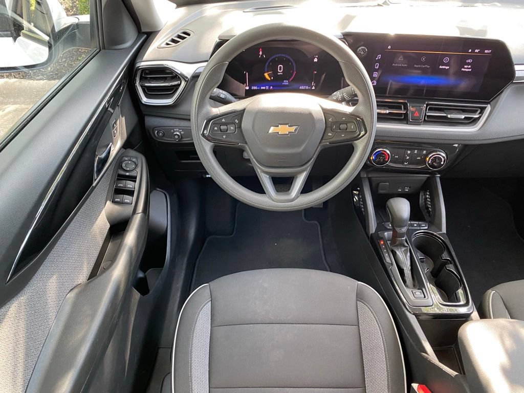 Used 2025 Chevrolet TrailBlazer LT w/ Driver Confidence Package AWD/4WD image 26