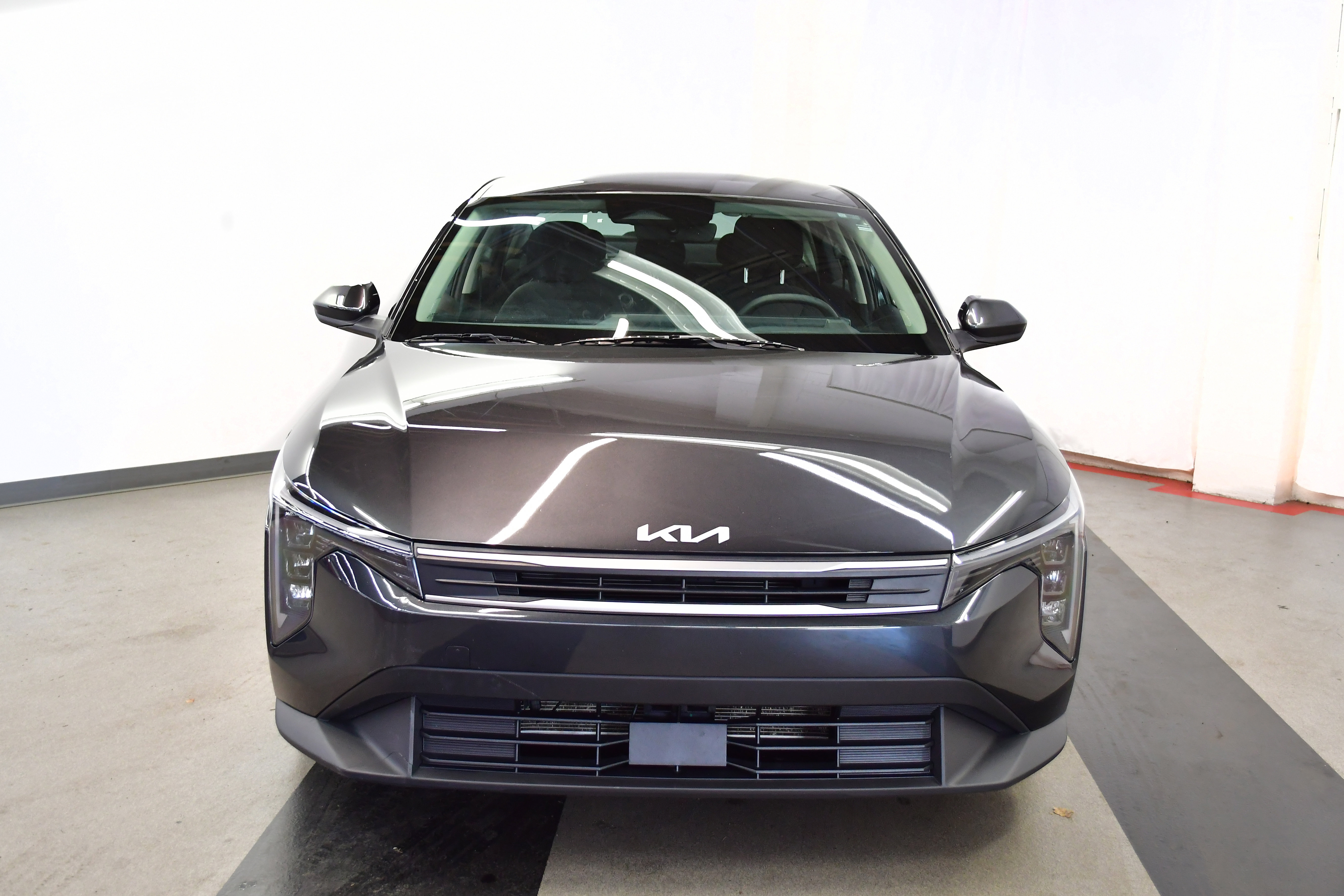 Used 2025 Kia K4 FWD image 3
