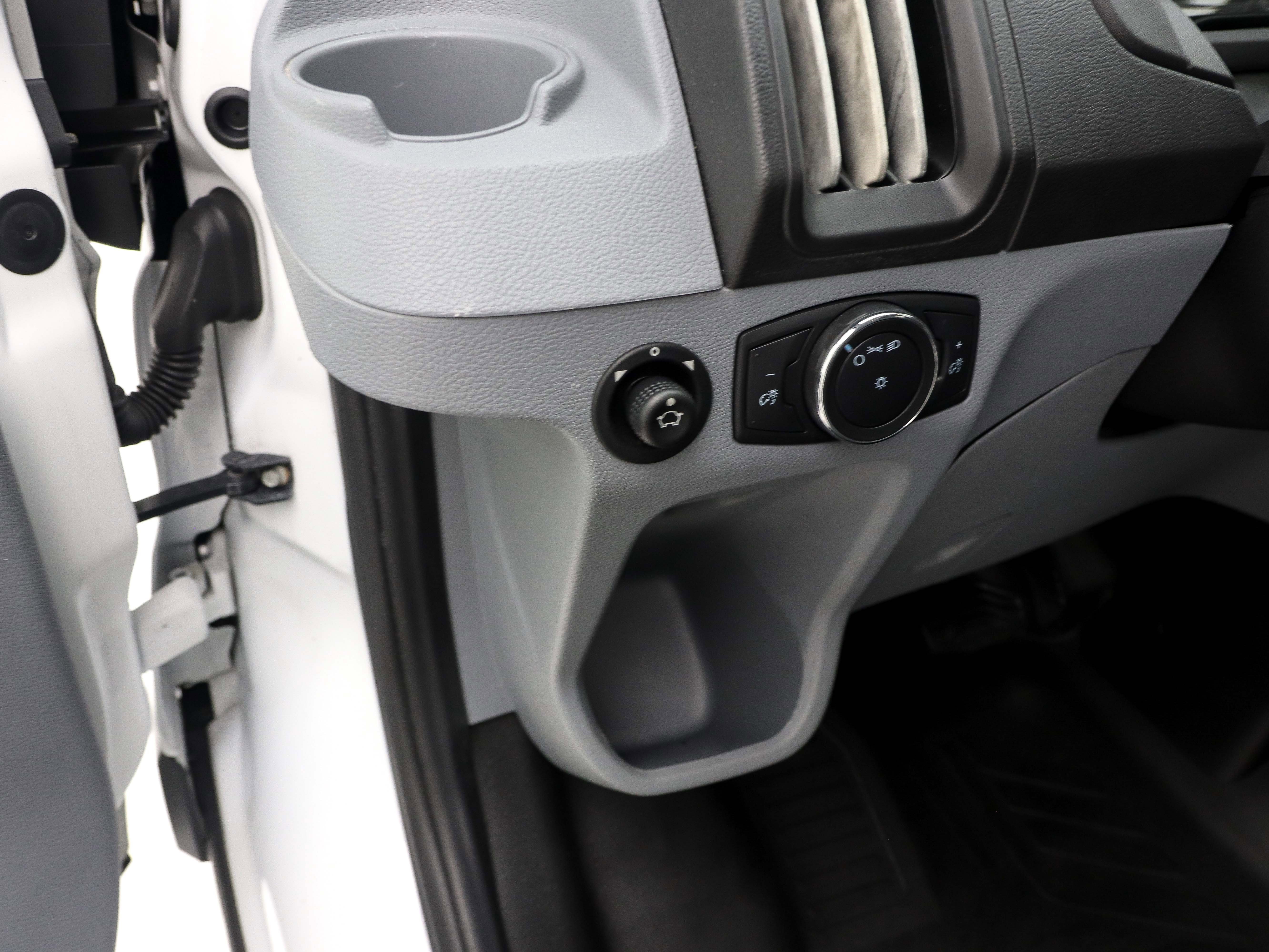 Used 2017 Ford Transit 350 XL image 25