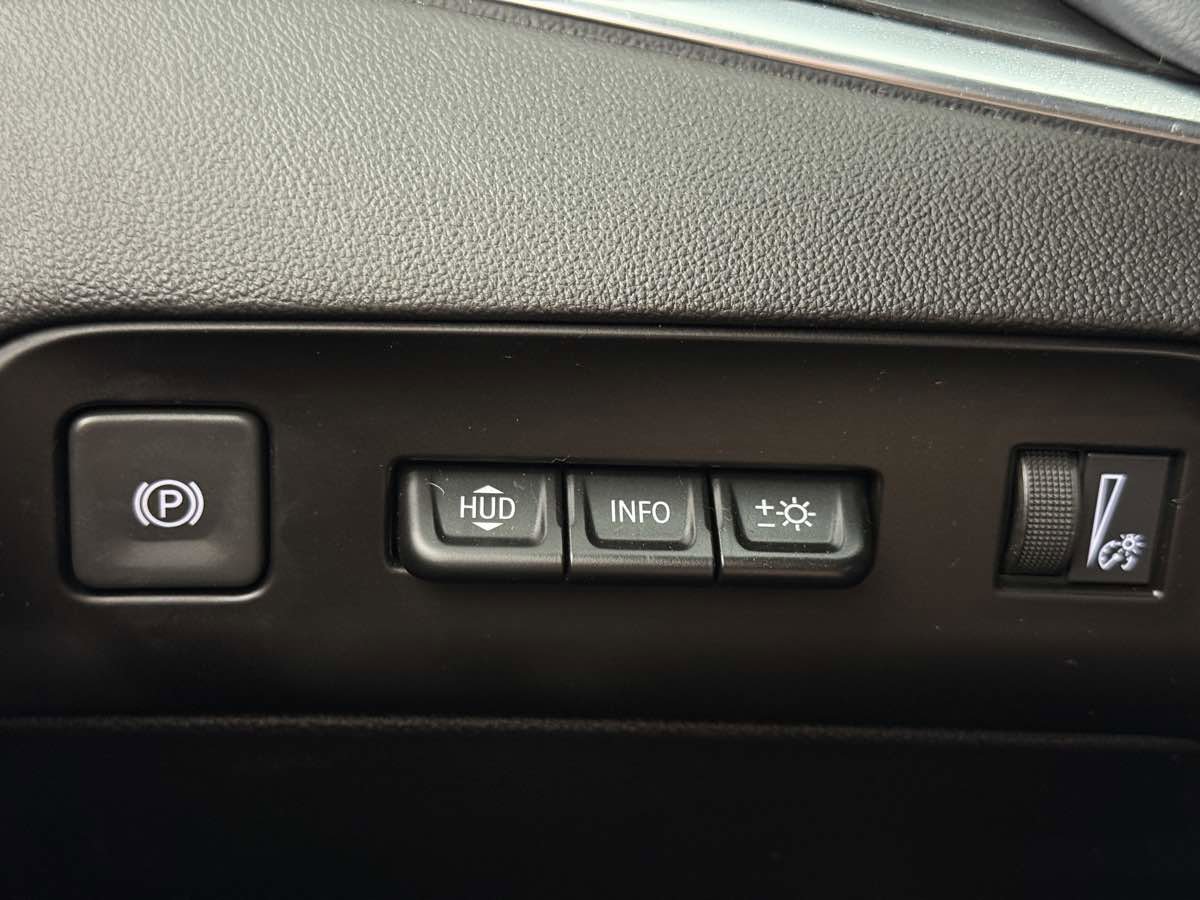 Used 2024 Buick Enclave Premium image 54