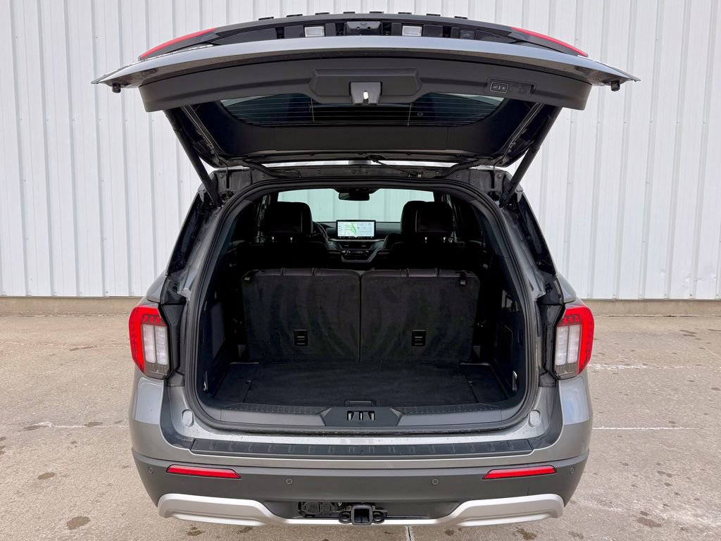 Certified 2025 Ford Explorer Platinum w/ LUX Leather Package image 17