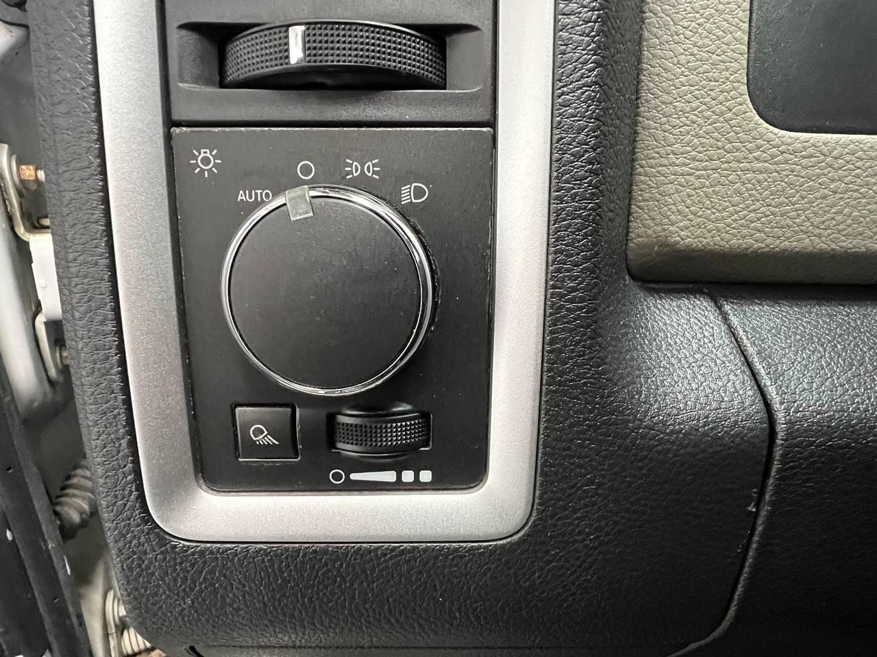 Used 2012 RAM 1500 Classic SLT AWD/4WD image 21