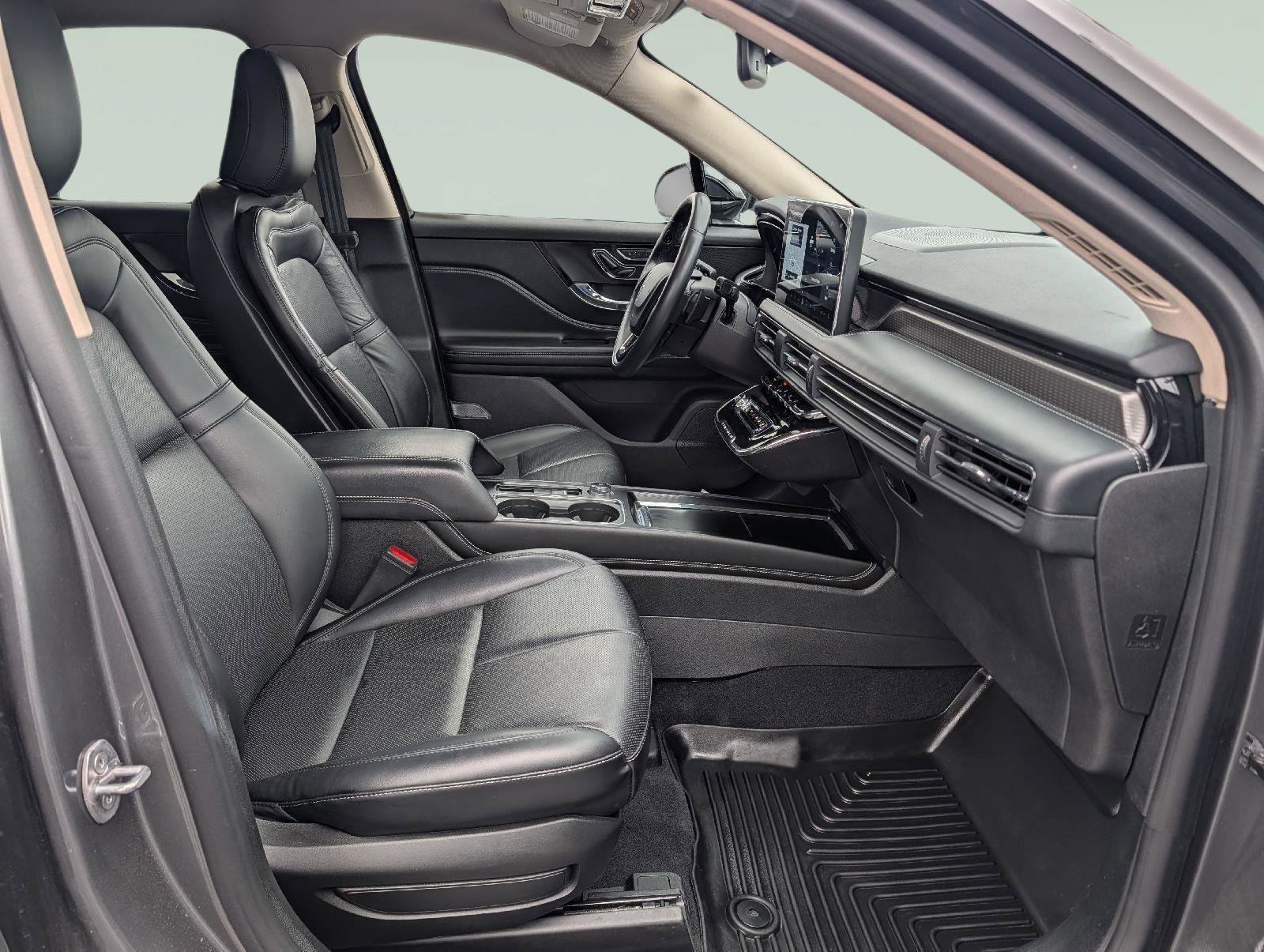 Used 2023 Lincoln Corsair Reserve image 18