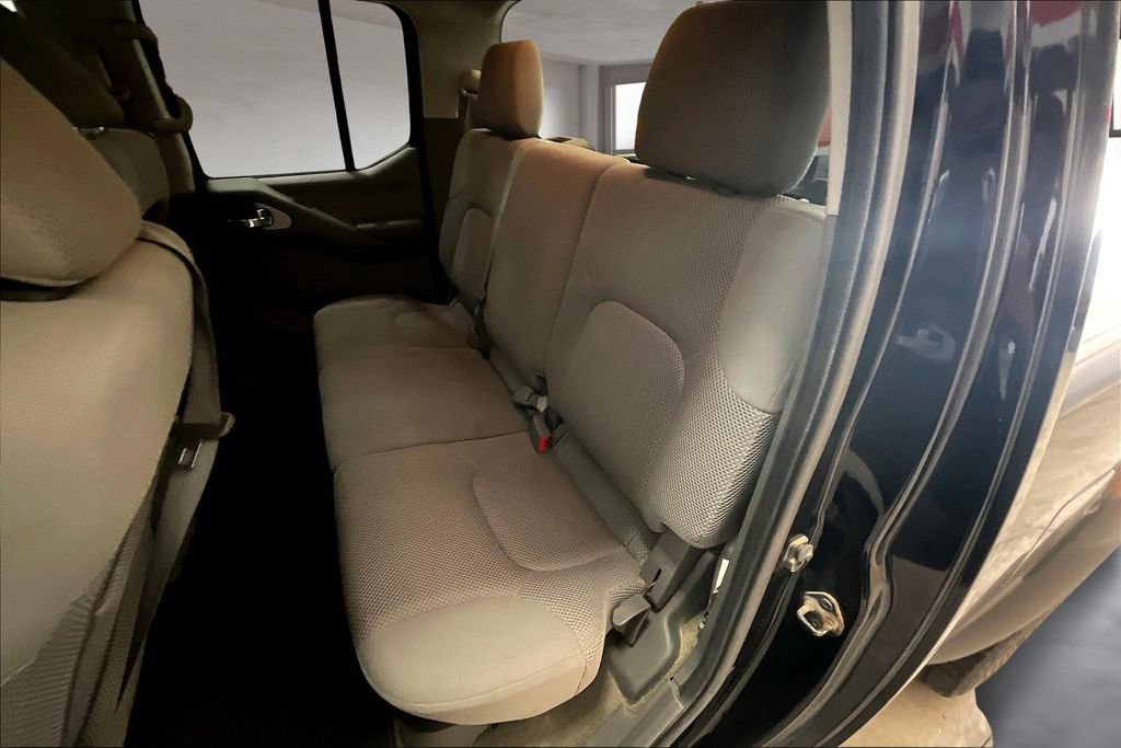 Used 2011 Nissan Frontier SV AWD/4WD image 15