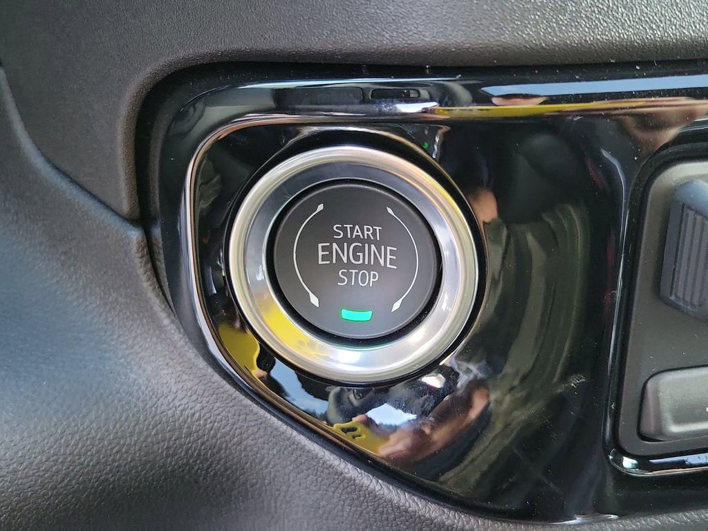 New 2025 GMC Sierra 3500 SLT w/ SLT Premium Package image 33