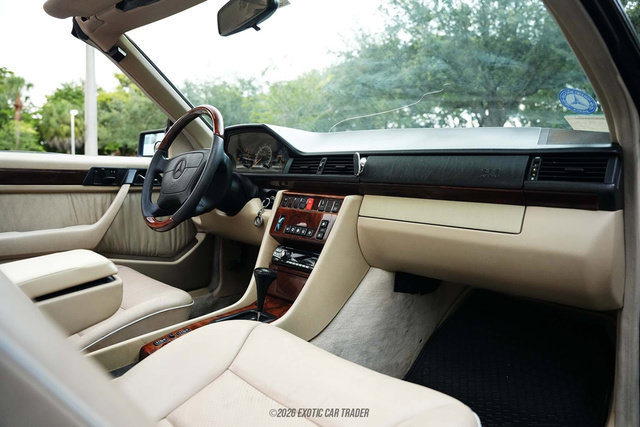 Used 1995 Mercedes-Benz E 320 Convertible image 36