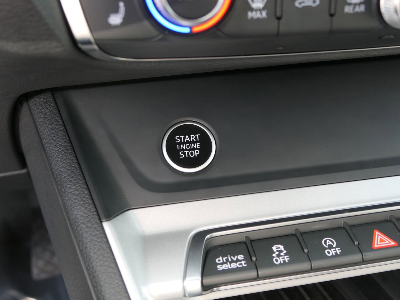 Used 2024 Audi Q3 2.0T Premium image 17