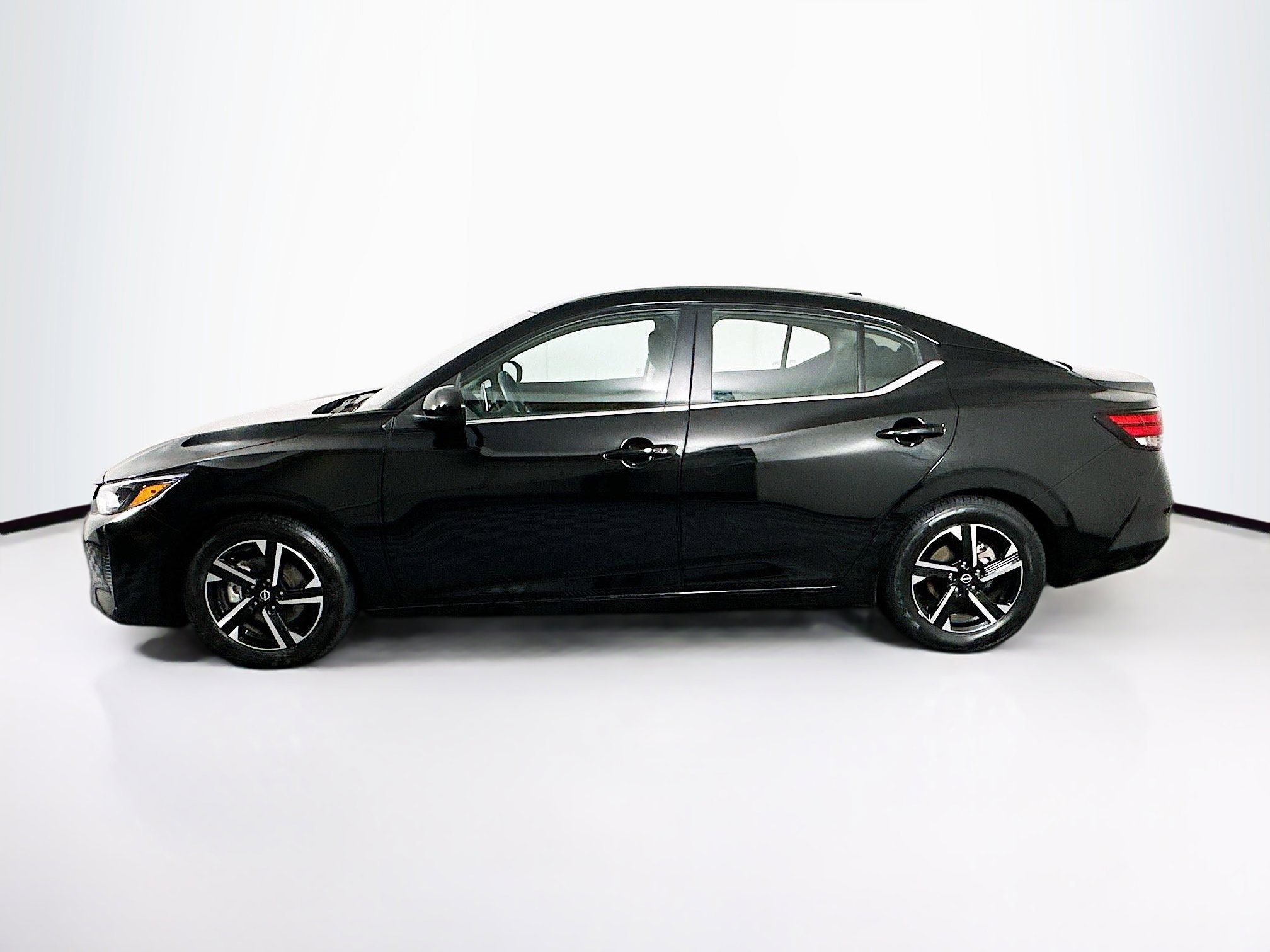 Used 2025 Nissan Sentra SV FWD image 4