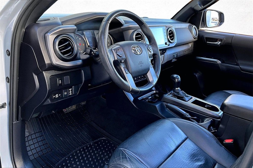 Used 2020 Toyota Tacoma TRD Off-Road image 12