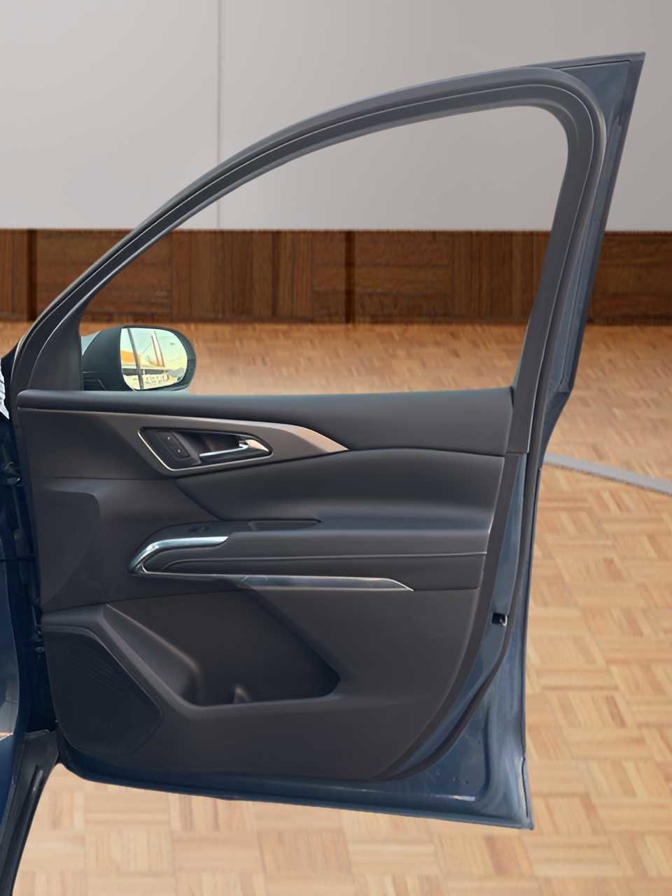 Used 2025 Chevrolet Traverse LT image 16