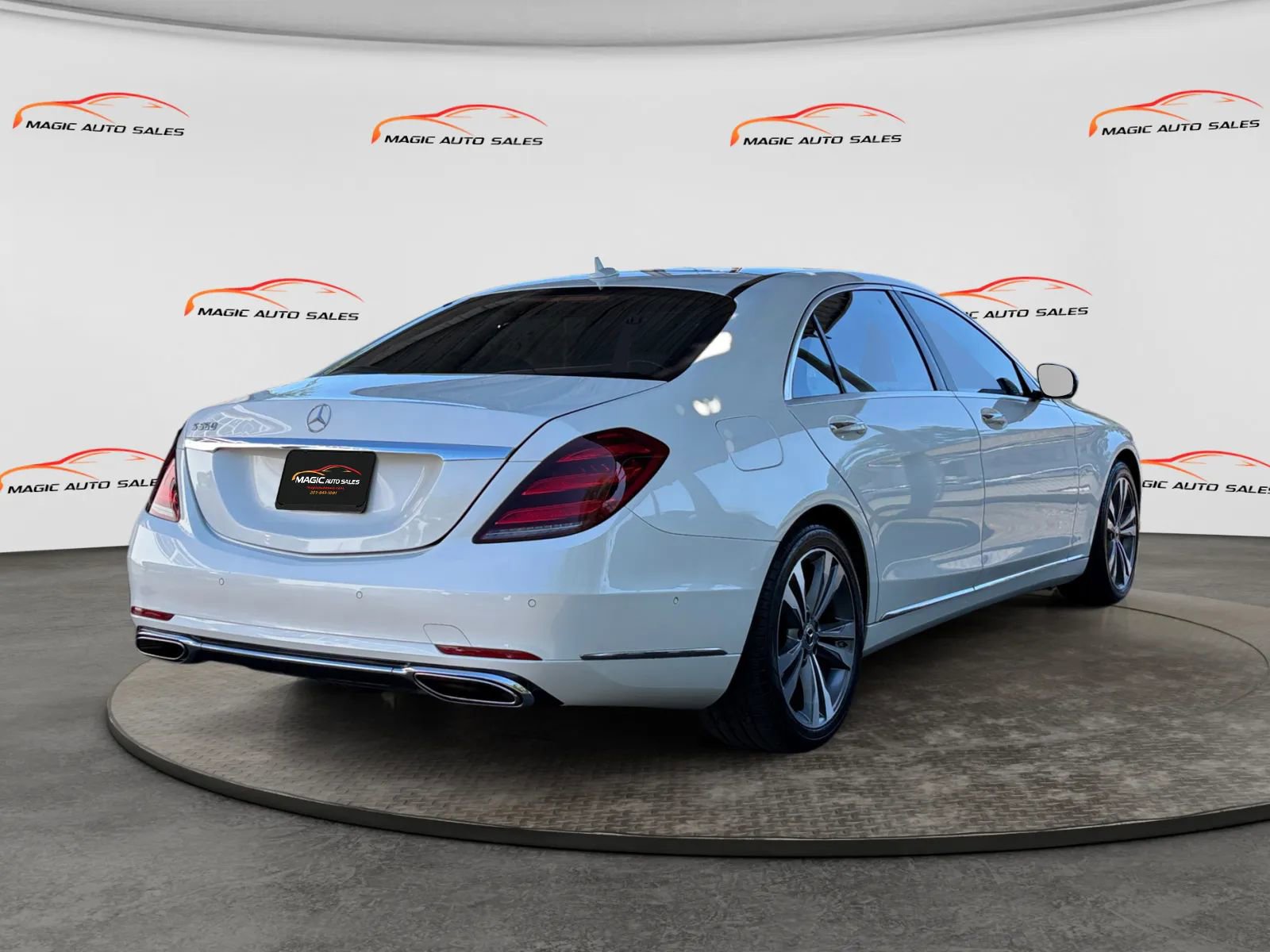 Used 2018 Mercedes-Benz S 560 Sedan image 10