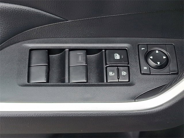 Used 2021 Toyota RAV4 LE image 27