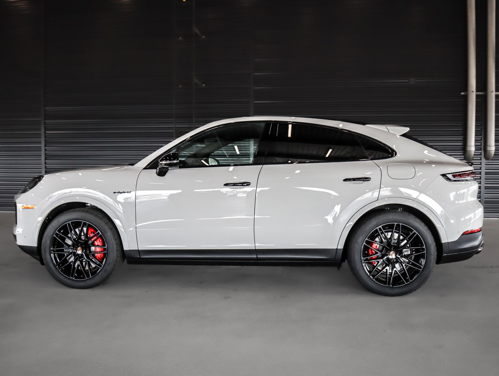 New 2026 Porsche Cayenne S image 2