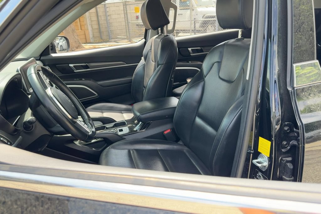 Used 2022 Kia Telluride LX FWD image 11
