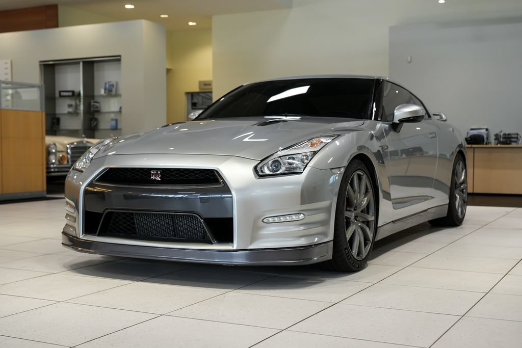 Used 2016 Nissan GT-R Premium