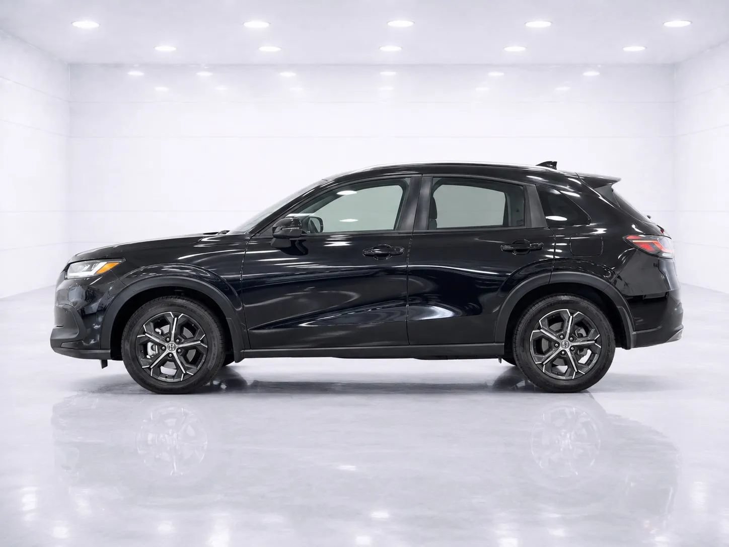 Used 2025 Honda HR-V Sport image 2