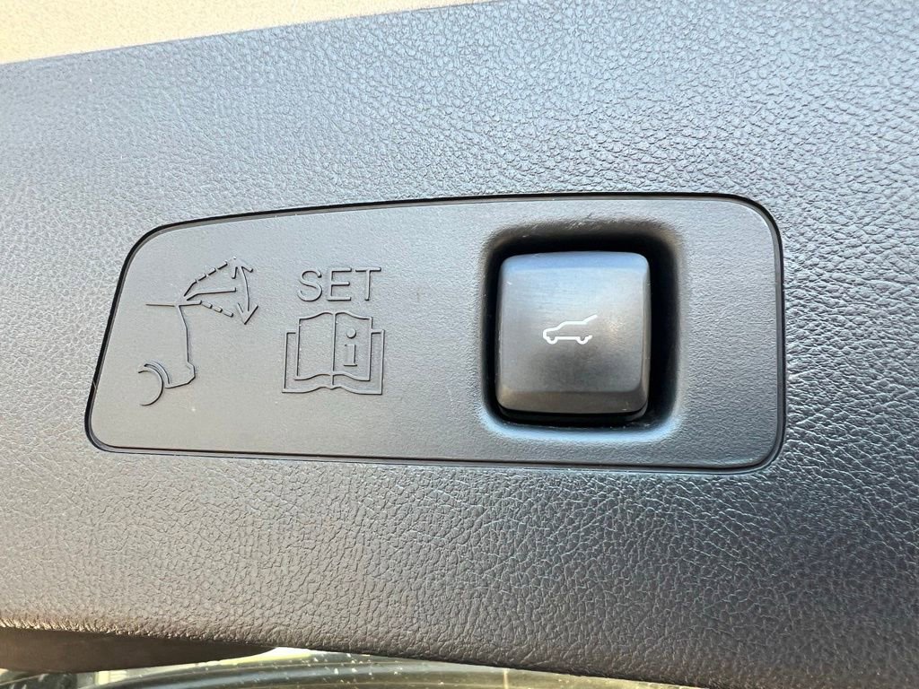 Used 2022 Lincoln Corsair AWD w/ Premium Package image 15