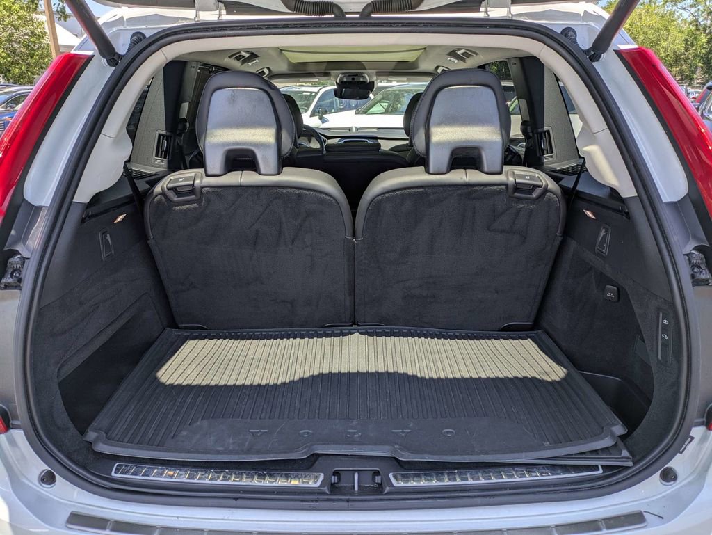 Certified 2022 Volvo XC90 T6 Inscription w/ Advanced Package AWD/4WD image 13