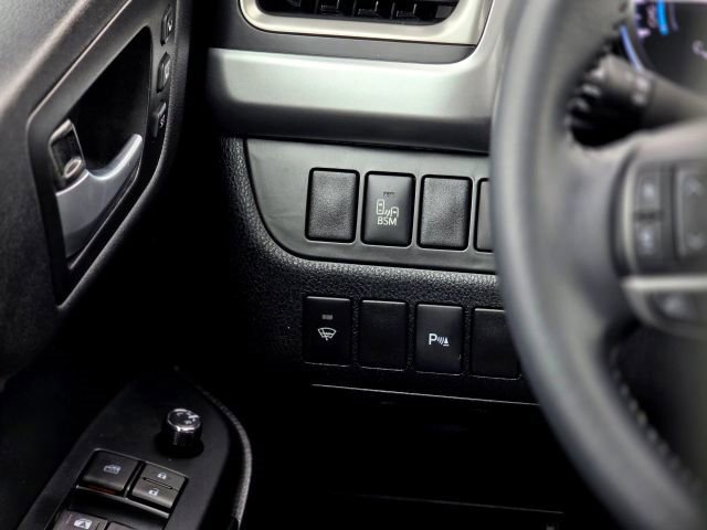 Used 2016 Toyota Highlander Limited Platinum image 16