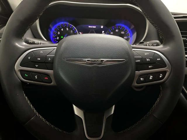 Used 2025 Chrysler Pacifica Select FWD image 35