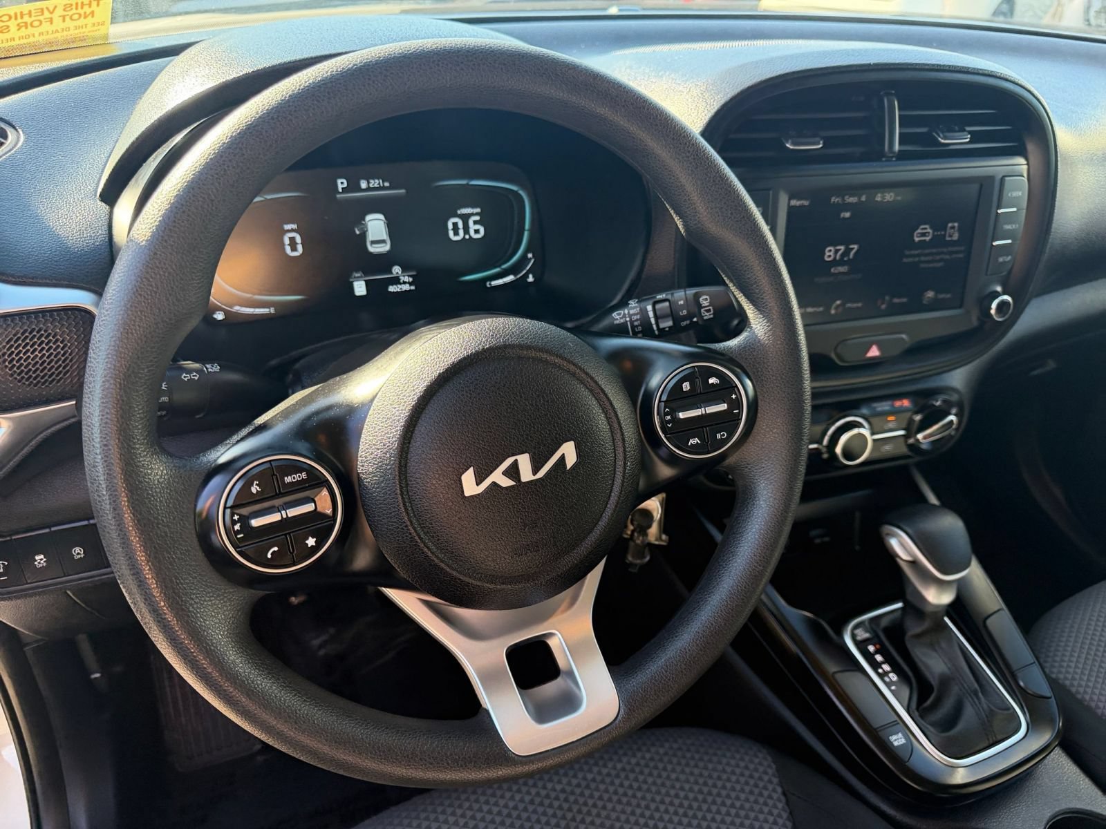Used 2025 Kia Soul LX w/ LX Technology Package FWD image 27