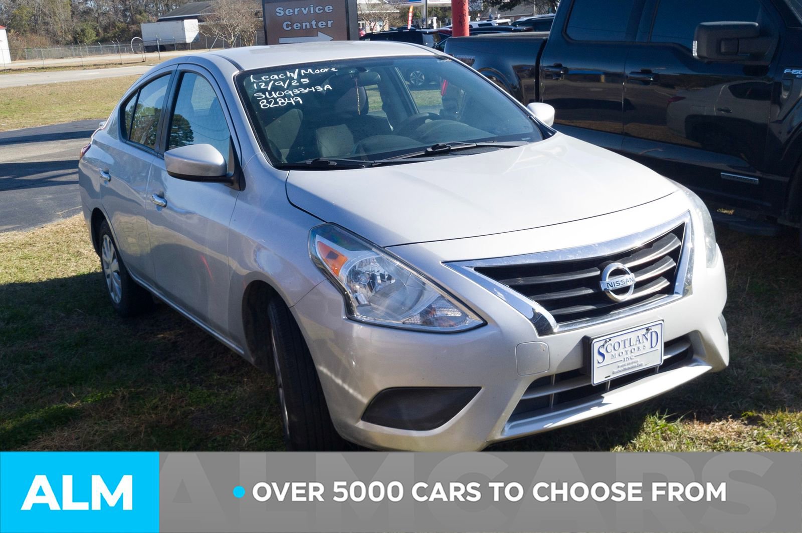 Used 2019 Nissan Versa SV image 3