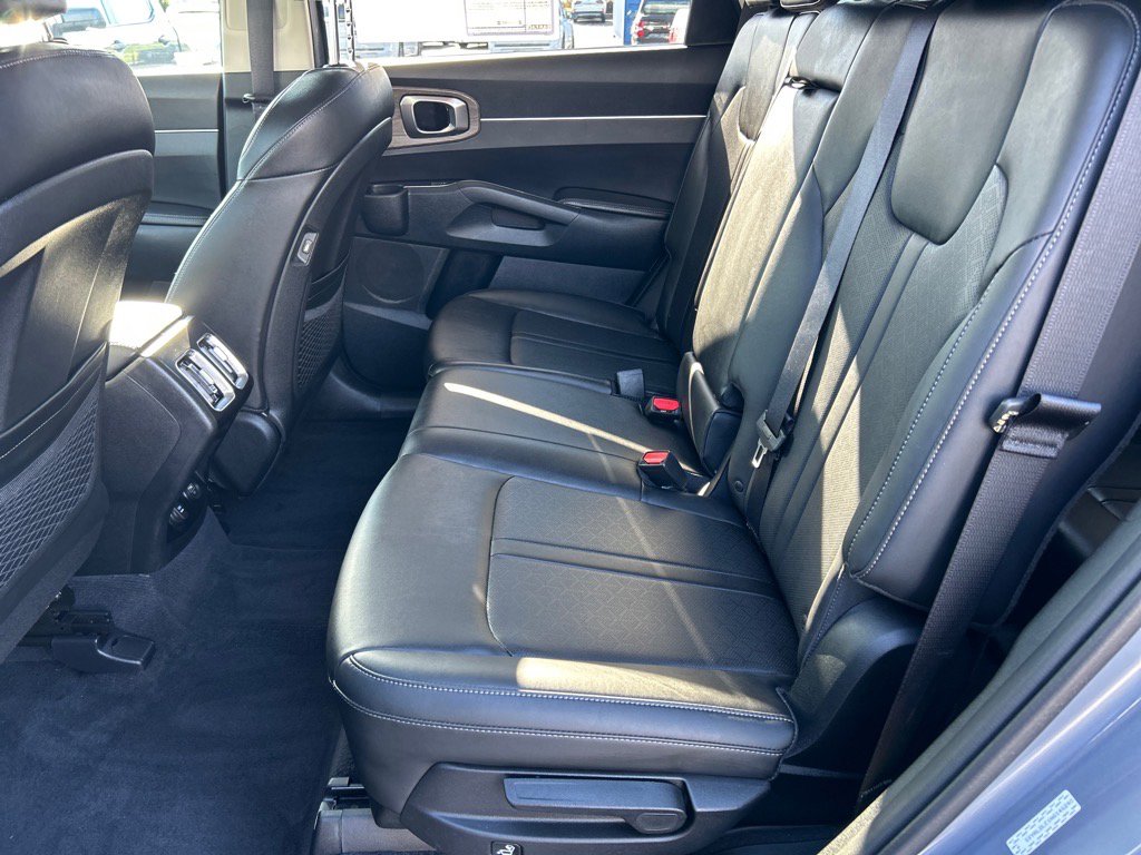 Used 2022 Kia Sorento S image 8