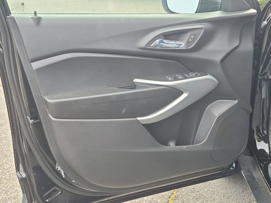 New 2026 Chevrolet Trax RS FWD image 9
