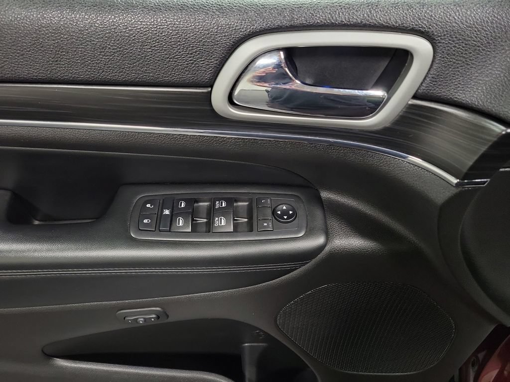 Used 2020 Jeep Grand Cherokee Limited AWD/4WD image 30