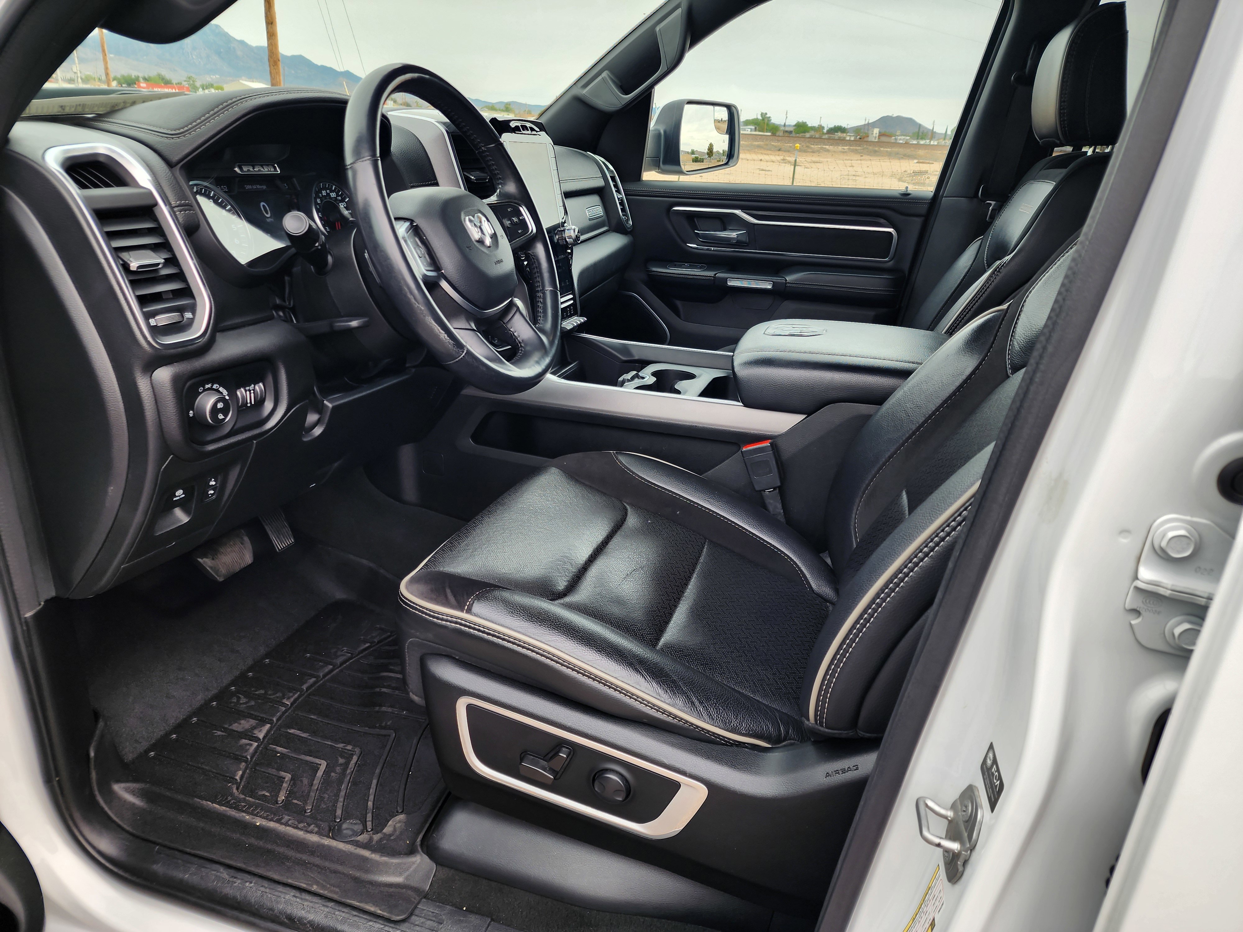Used 2023 RAM 1500 Laramie AWD/4WD image 15