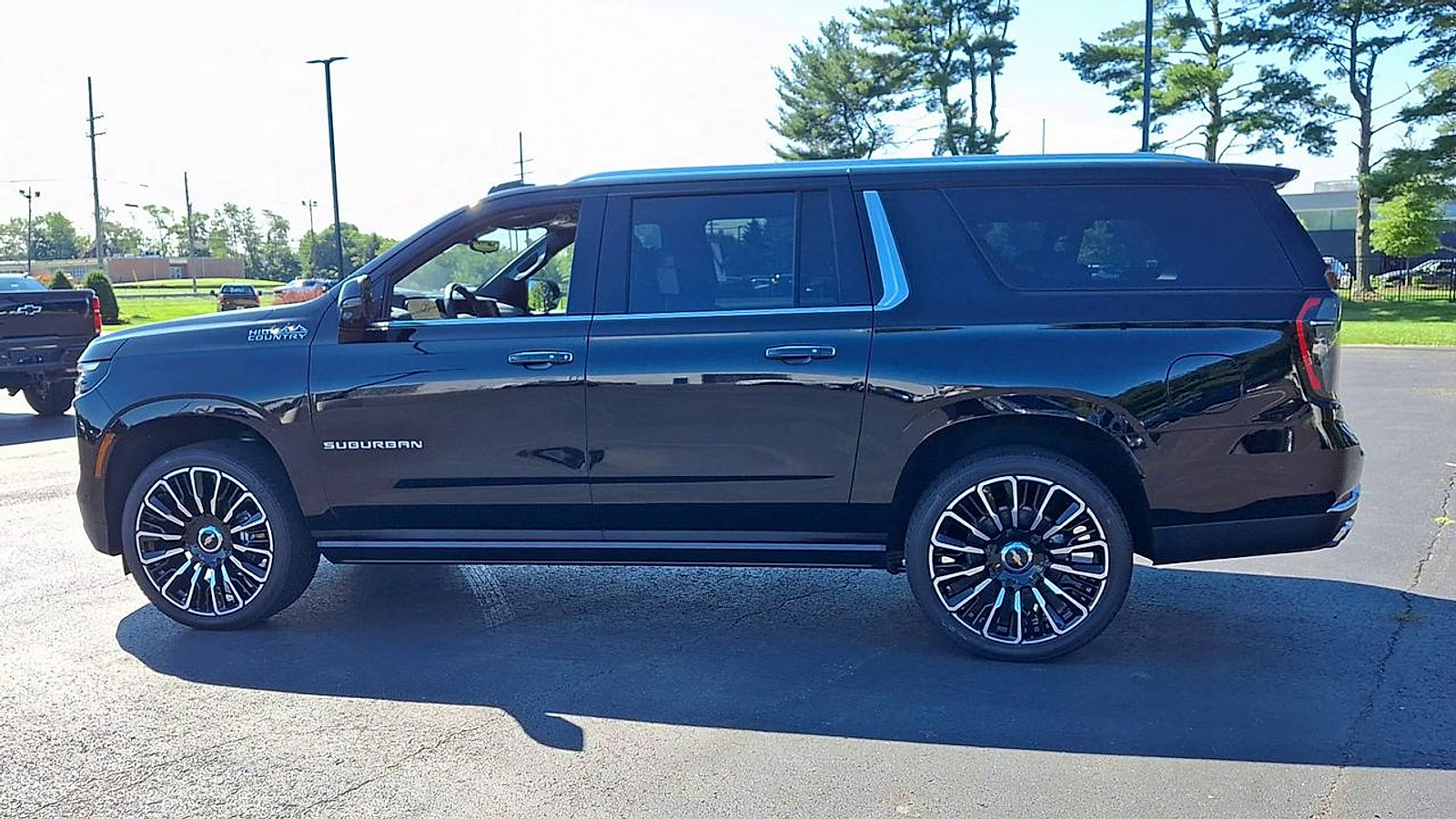 New 2026 Chevrolet Suburban High Country AWD/4WD image 8