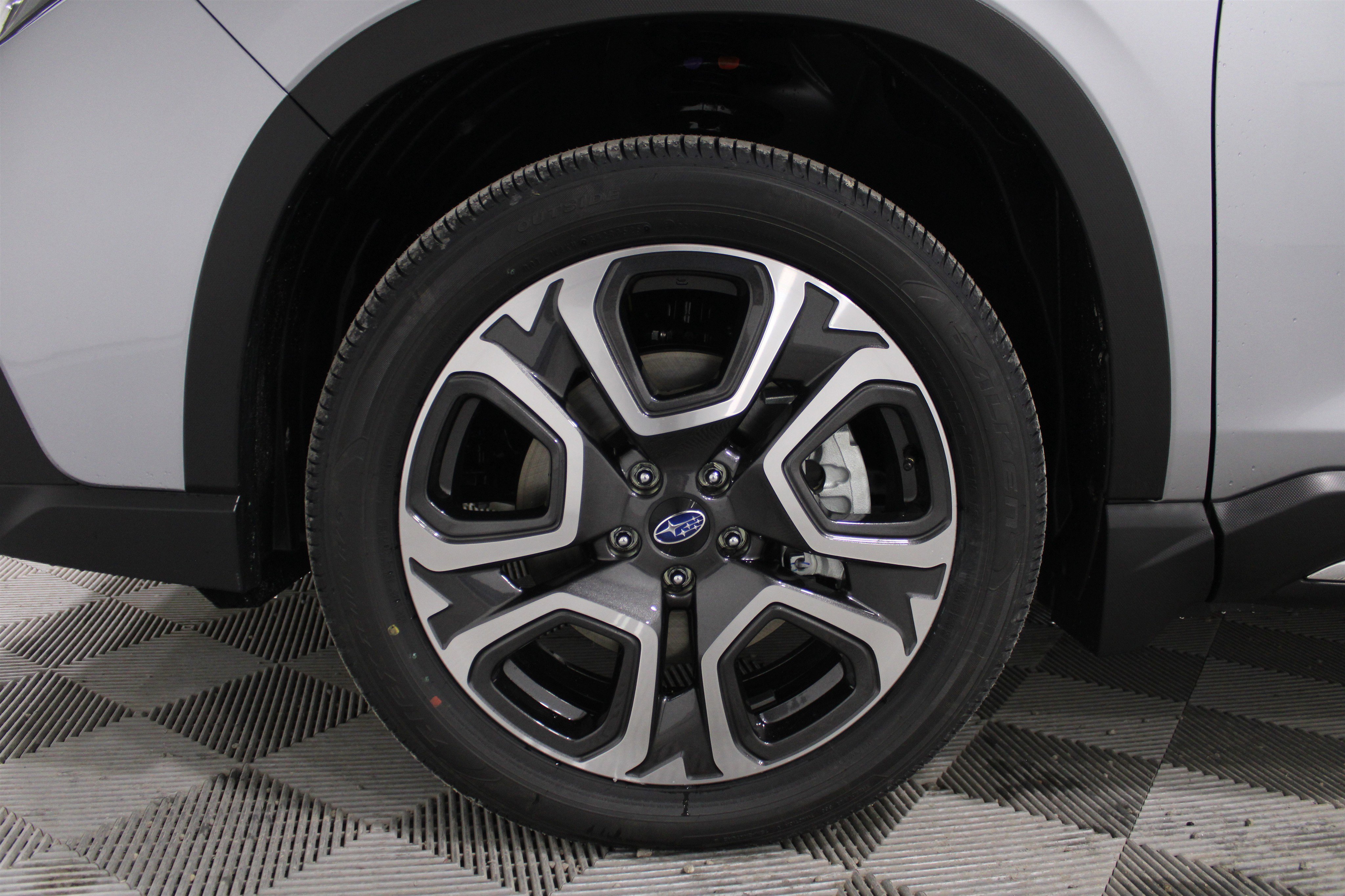 New 2025 Subaru Ascent Limited image 36