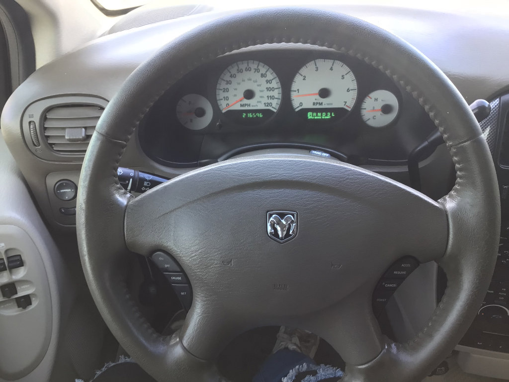 Used 2005 Dodge Grand Caravan SXT w/ Leather Interior Group image 8