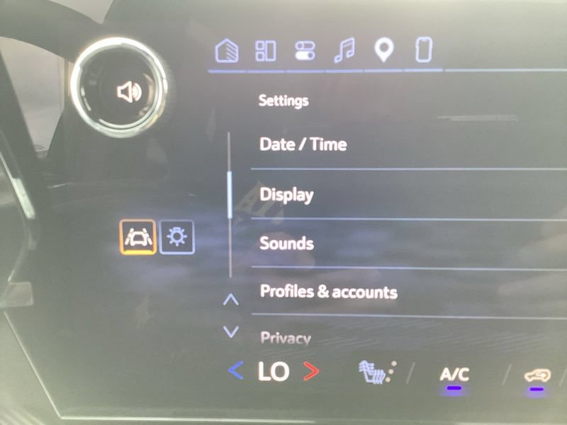 New 2027 Chevrolet Traverse Z71 w/ Enhanced Driving Package AWD/4WD image 43