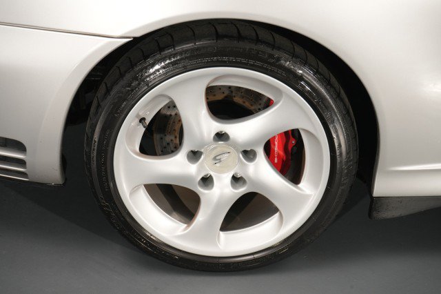 Used 2003 Porsche 911 Carrera 4S AWD/4WD image 32