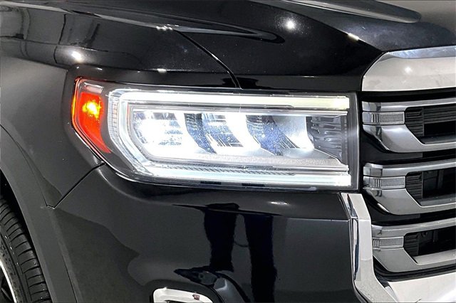 Used 2023 GMC Acadia SLE w/ LPO, Black Accent Package image 33