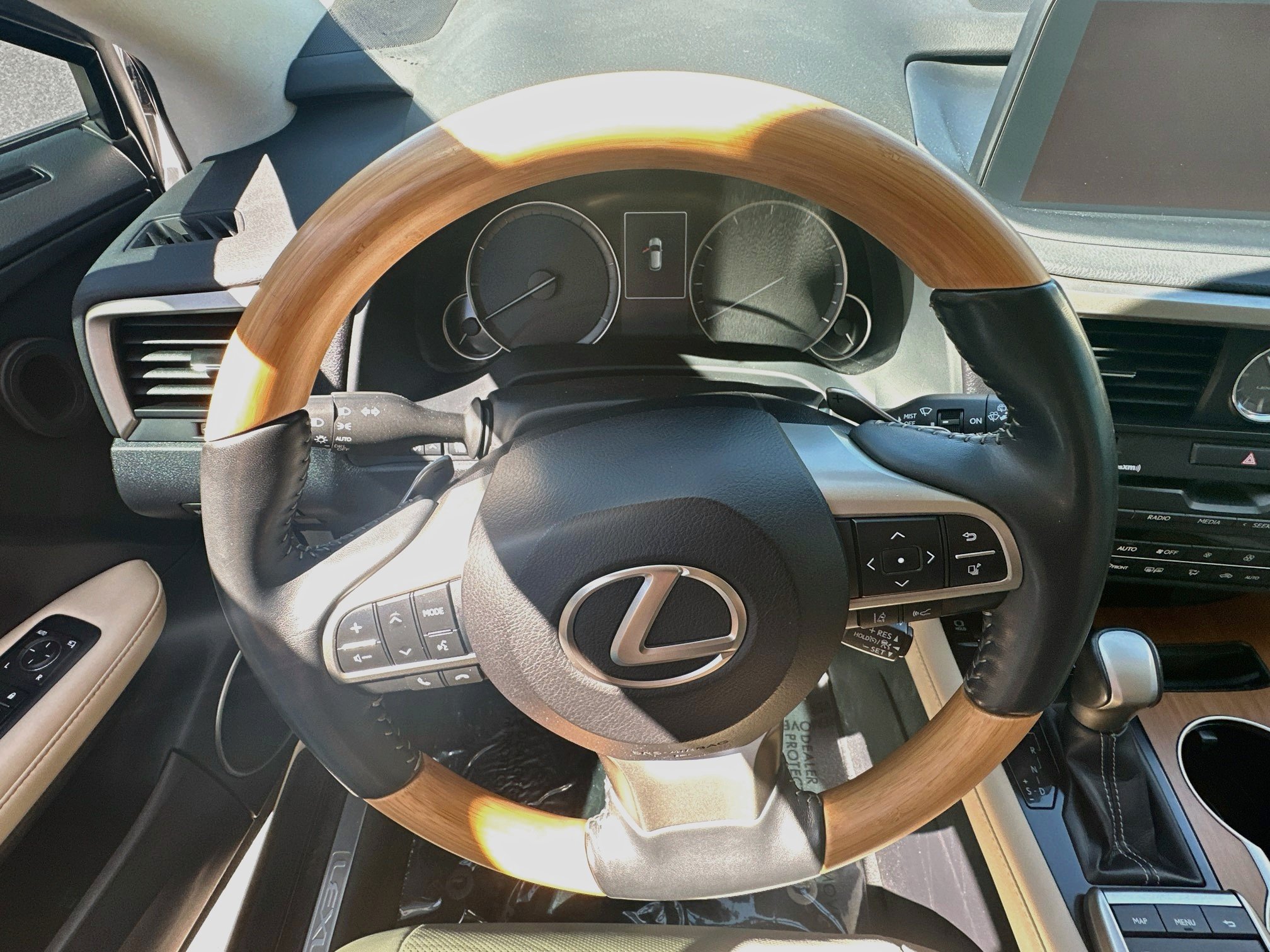 Used 2021 Lexus RX 450h AWD w/ Premium Package image 17