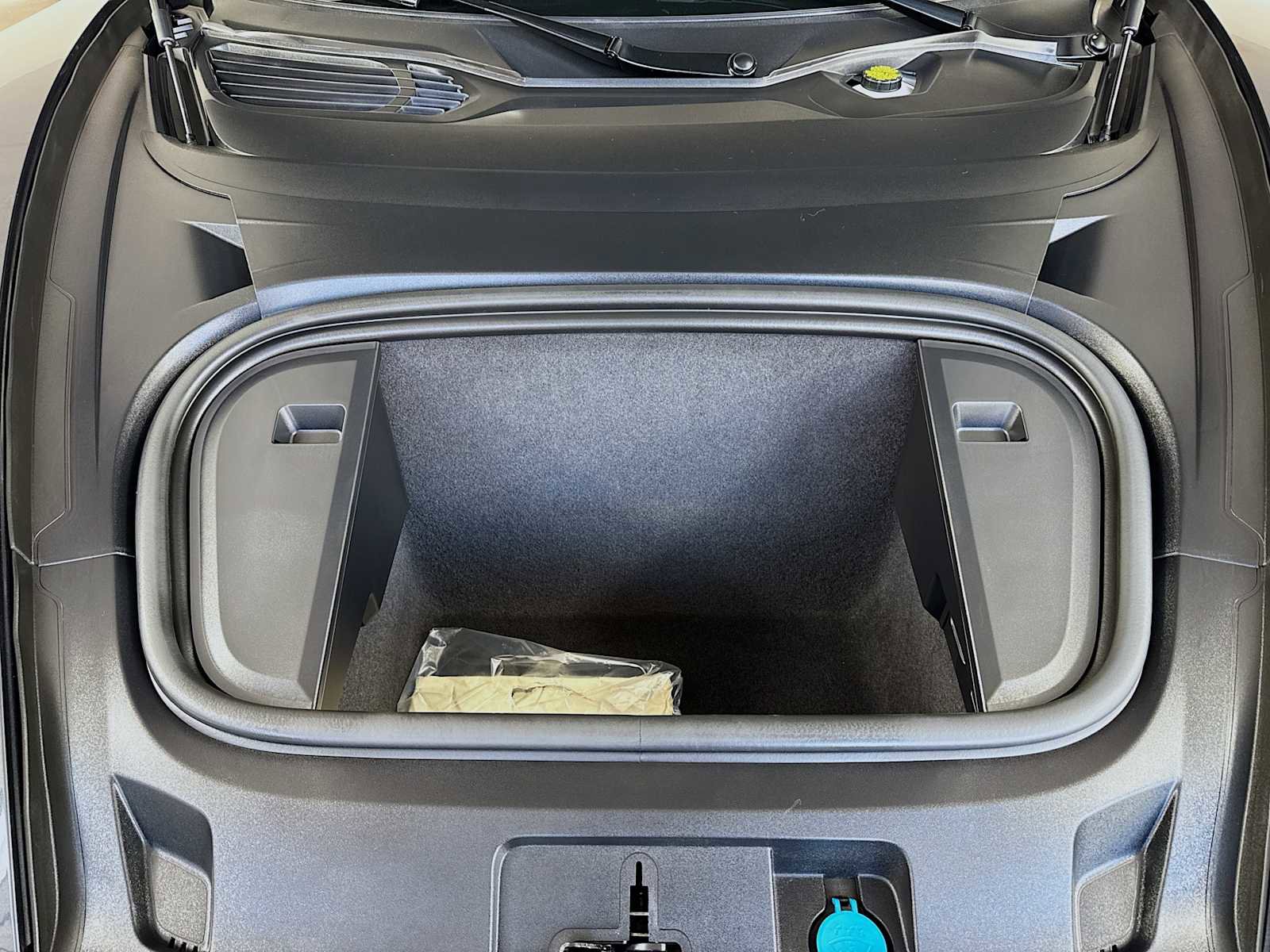 Used 2020 Porsche Taycan 4S image 28