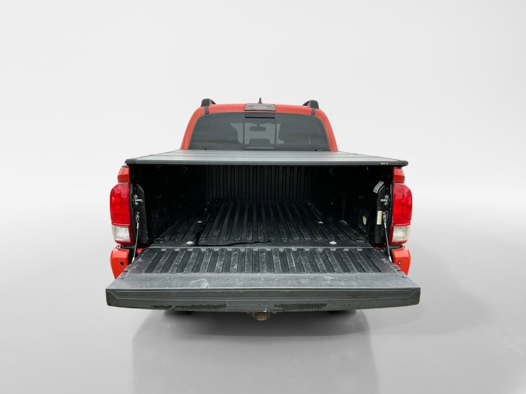 Used 2017 Toyota Tacoma TRD Off-Road AWD/4WD image 20