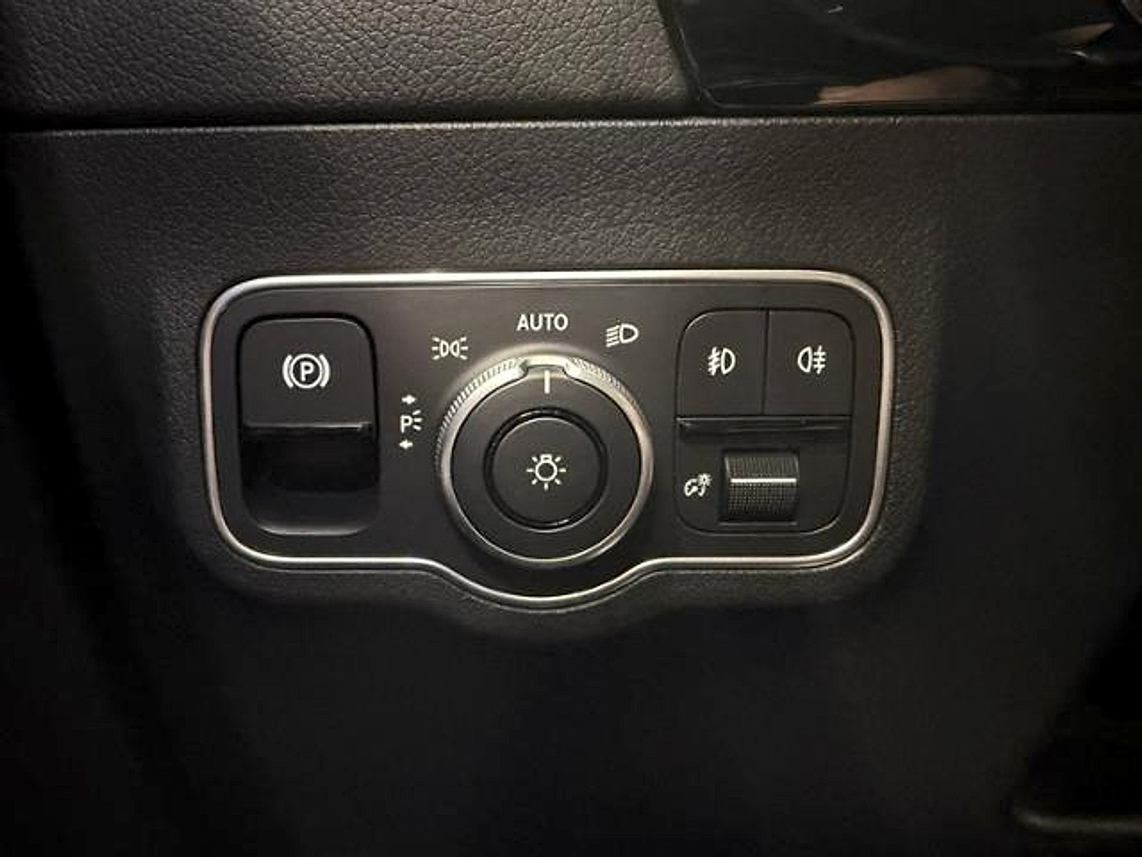Used 2025 Mercedes-Benz GLA 250 image 21