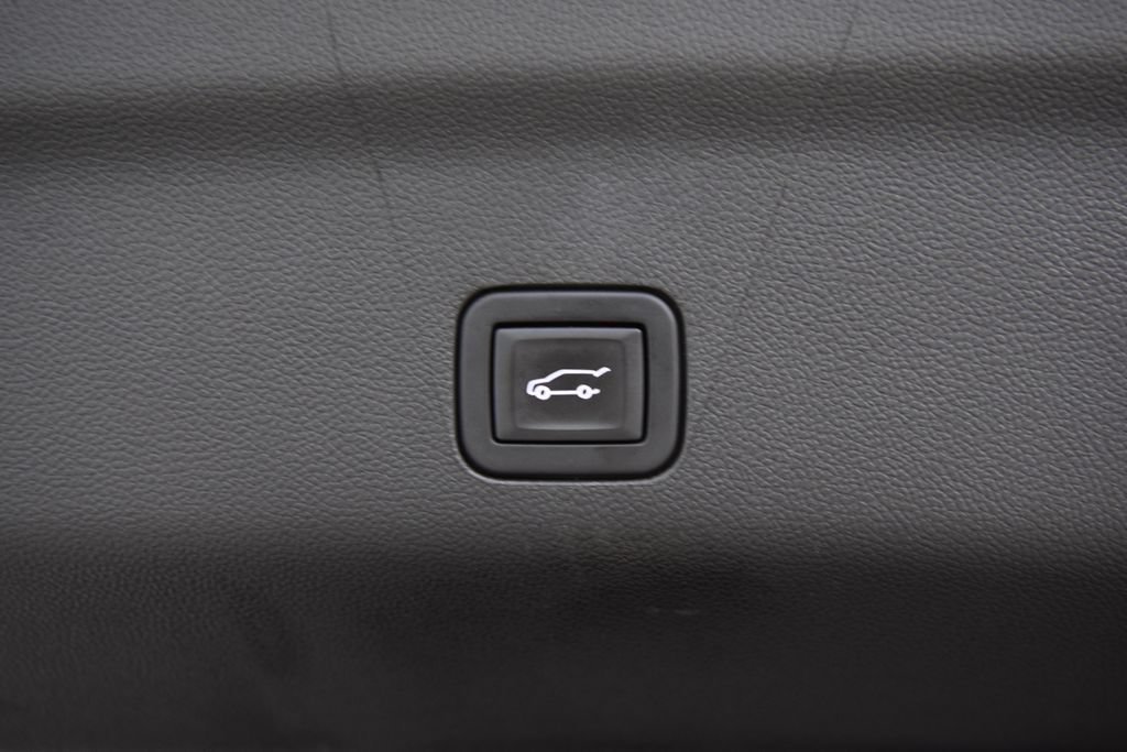 Used 2023 Chevrolet Tahoe High Country AWD/4WD image 24