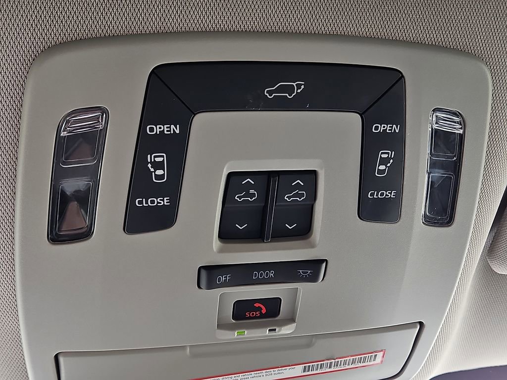 Used 2022 Toyota Sienna XLE w/ XLE Plus Package image 25