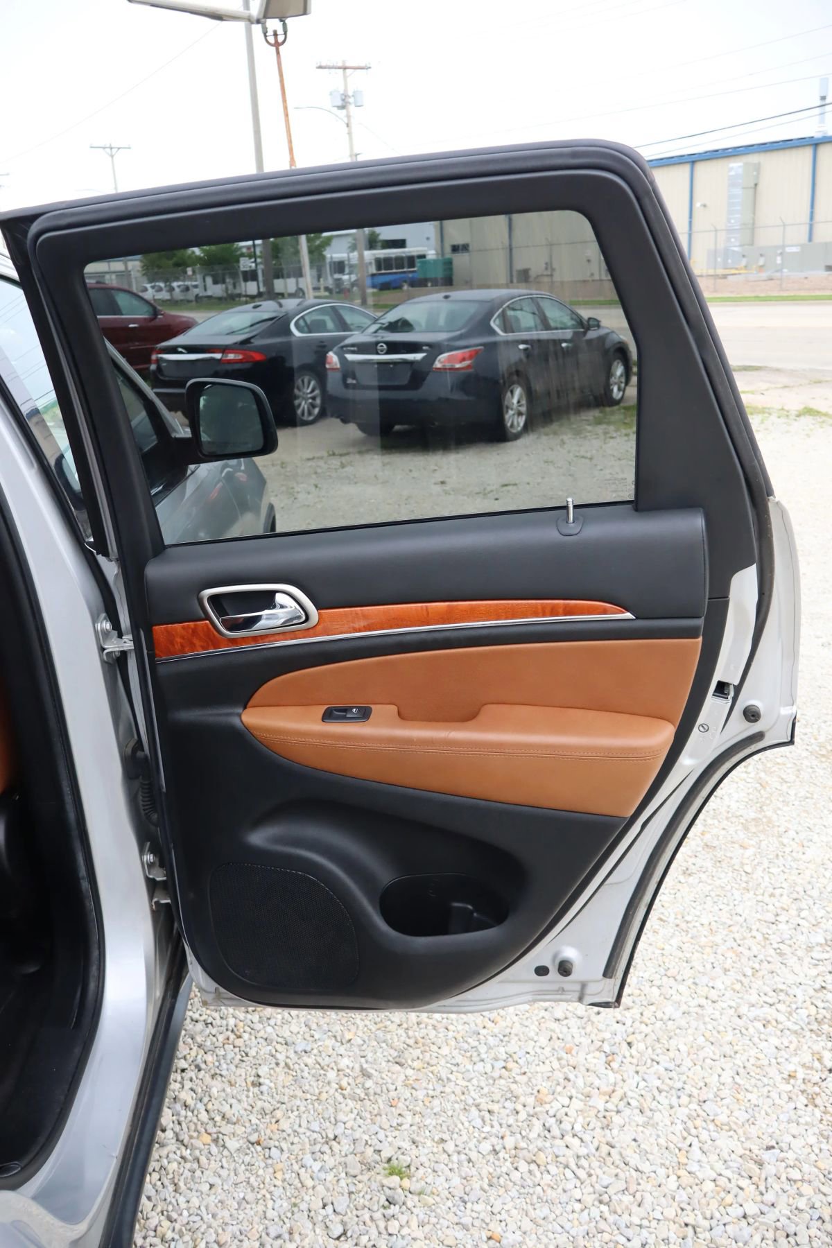 Used 2012 Jeep Grand Cherokee Overland image 17